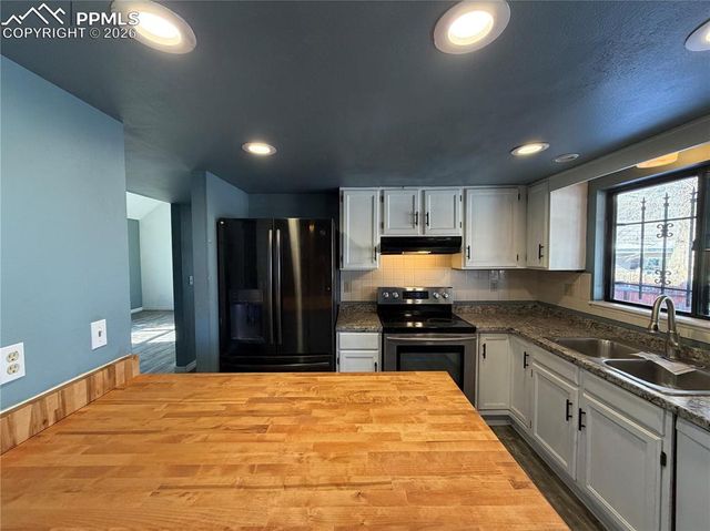 4720 Live Oak Drive, Colorado Springs, CO 80916