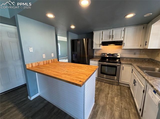 4720 Live Oak Drive, Colorado Springs, CO 80916