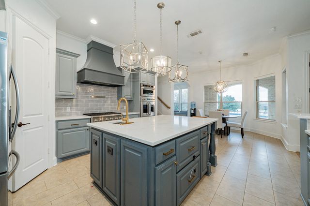 6 Sheffield Court, Heath, TX 75032