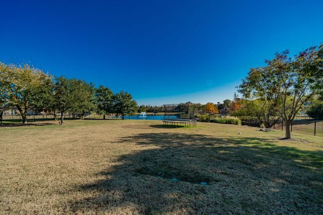 6 Sheffield Court, Heath, TX 75032