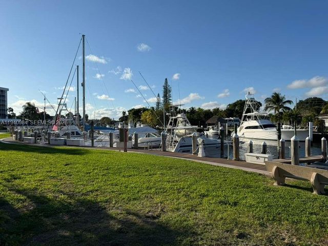 2731 NE 14th St Cswy 1009, Pompano Beach, FL 33062