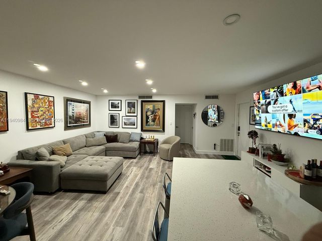 2731 NE 14th St Cswy 1009, Pompano Beach, FL 33062