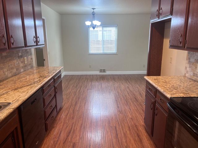 2245 Mission St, Turlock, CA 95380