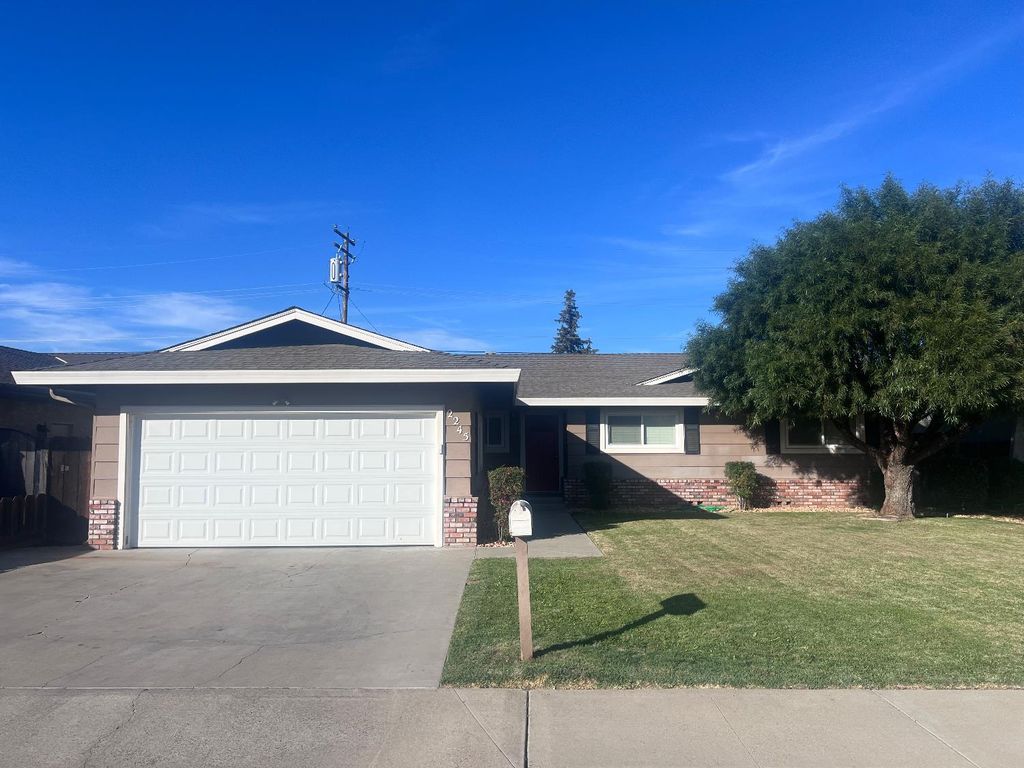 2245 Mission St, Turlock, CA 95380