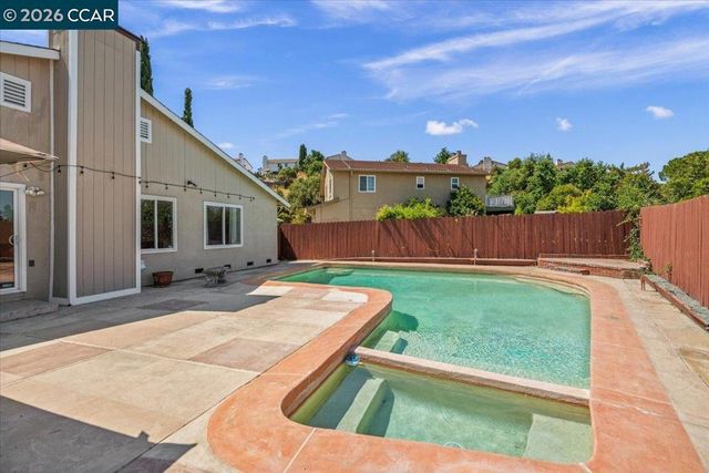 118 Cottonwood Ct, Hercules, CA 94547