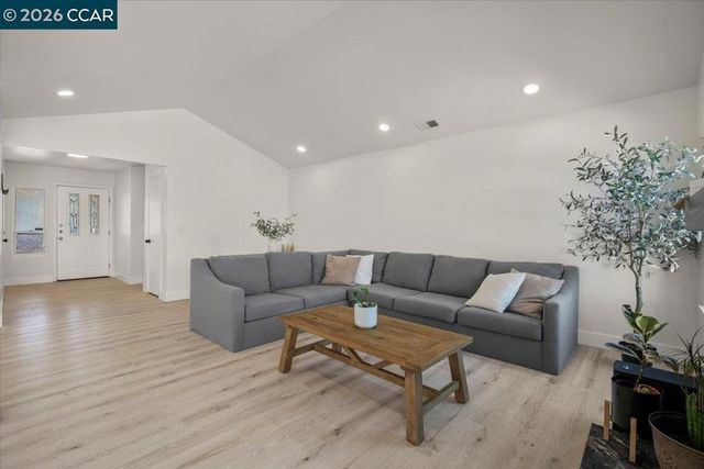 118 Cottonwood Ct, Hercules, CA 94547