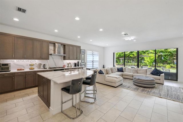 8067 White Wave Ter, Boca Raton, FL 33496