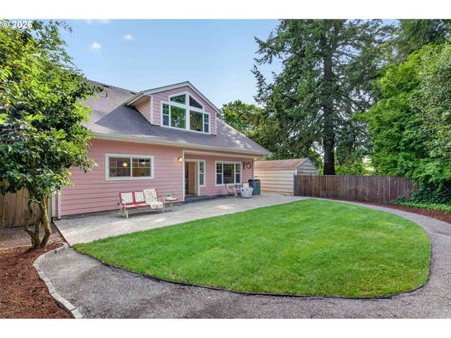 3665 Se RAYMOND St, Portland, OR 97202