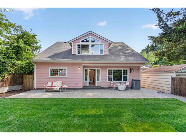 3665 Se RAYMOND St, Portland, OR 97202