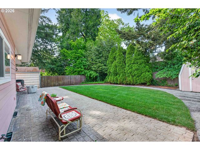 3665 Se RAYMOND St, Portland, OR 97202