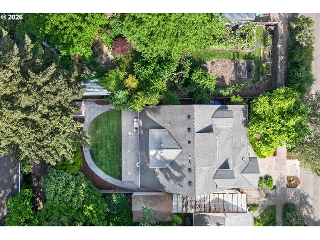 3665 Se RAYMOND St, Portland, OR 97202