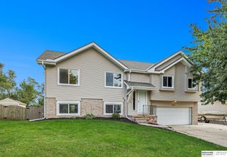 2415 Corn Drive, Papillion, NE 68046