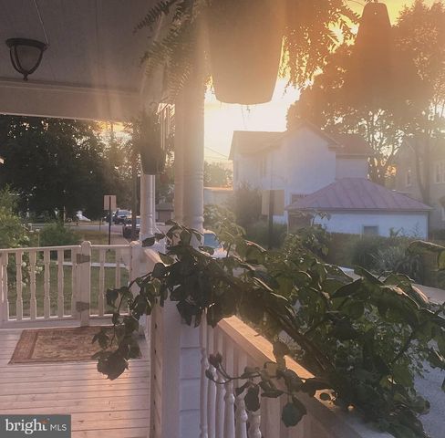 213 E STONEWALL DR, Front Royal, VA 22630