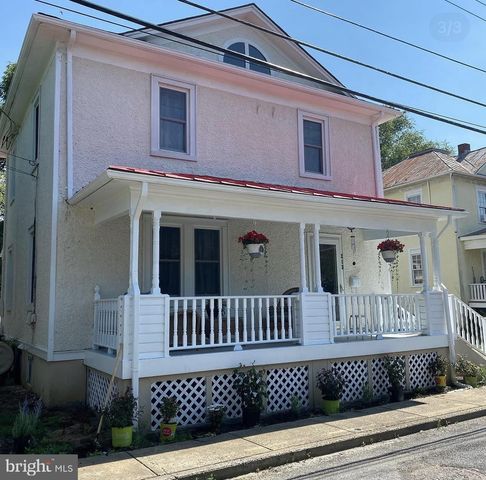 213 E STONEWALL DR, Front Royal, VA 22630