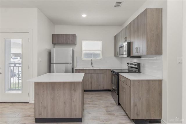 900 E Redbud Avenue 15b5, Mcallen, TX 78504