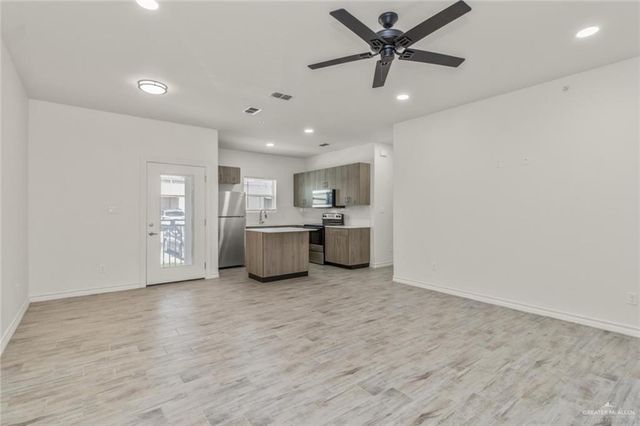 900 E Redbud Avenue 15b5, Mcallen, TX 78504