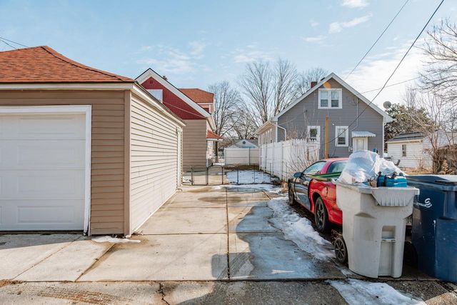 4919 N 52nd STREET, Milwaukee, WI 53218