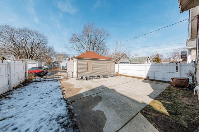 4919 N 52nd STREET, Milwaukee, WI 53218