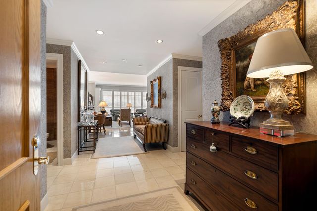1100 Uptown Park Boulevard 23, Houston, TX 77056