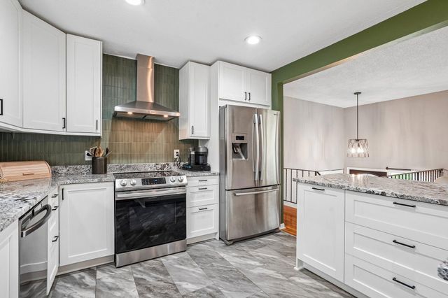 1880 Gold Trail, Eagan, MN 55122