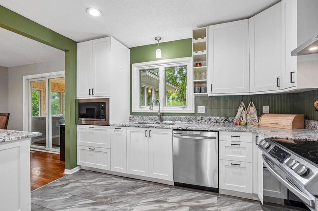 1880 Gold Trail, Eagan, MN 55122