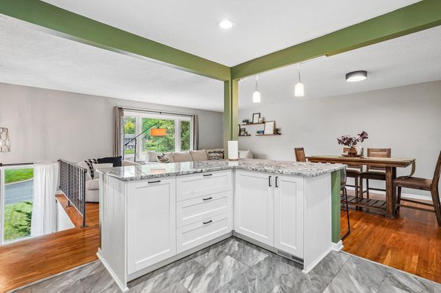 1880 Gold Trail, Eagan, MN 55122