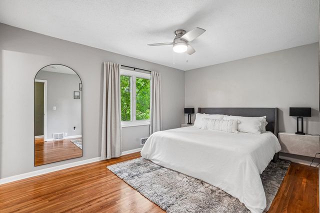 1880 Gold Trail, Eagan, MN 55122