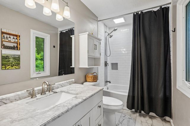 1880 Gold Trail, Eagan, MN 55122