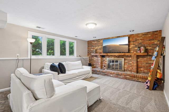 1880 Gold Trail, Eagan, MN 55122