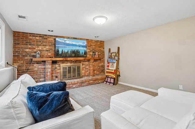 1880 Gold Trail, Eagan, MN 55122
