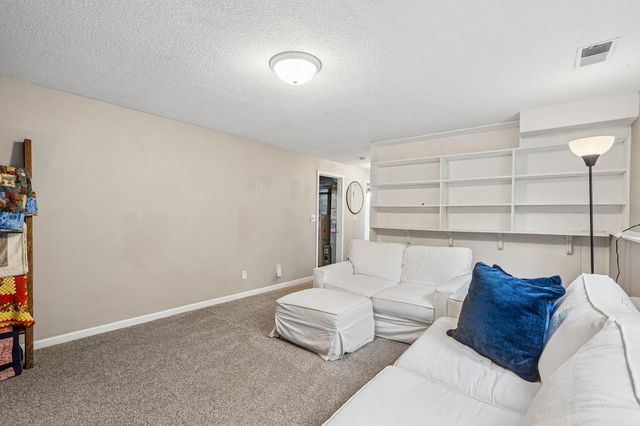 1880 Gold Trail, Eagan, MN 55122