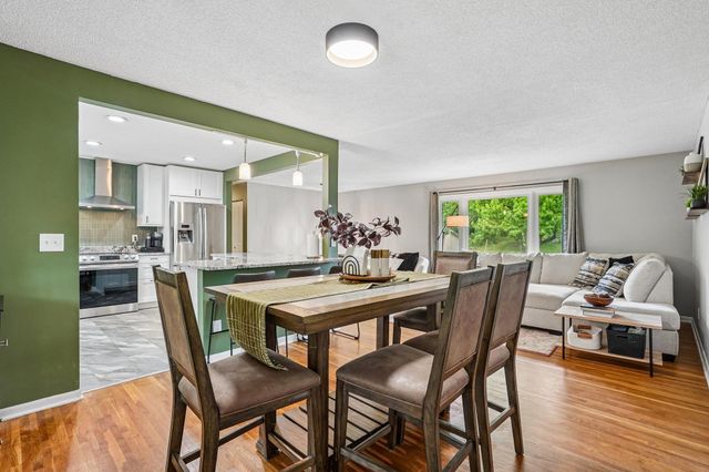 1880 Gold Trail, Eagan, MN 55122