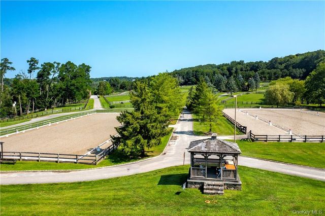 15 Kirby Hill Road, Pawling, NY 12564