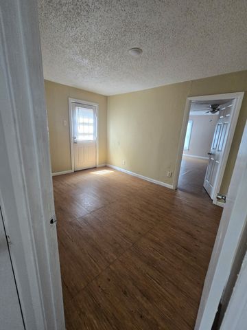 4503 Bradshaw Street, Dallas, TX 75215