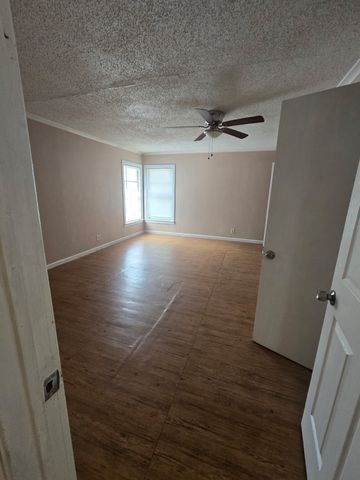 4503 Bradshaw Street, Dallas, TX 75215