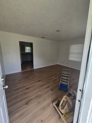 4503 Bradshaw Street, Dallas, TX 75215