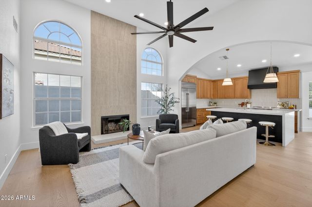 1635 E SILVERWOOD Drive, Phoenix, AZ 85048