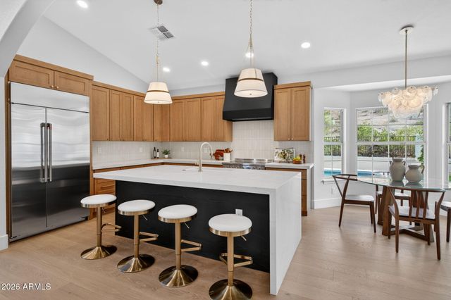 1635 E SILVERWOOD Drive, Phoenix, AZ 85048