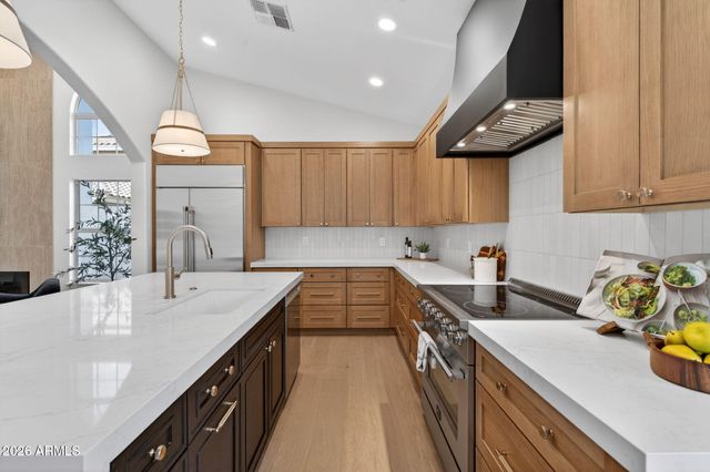 1635 E SILVERWOOD Drive, Phoenix, AZ 85048