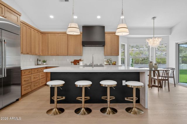 1635 E SILVERWOOD Drive, Phoenix, AZ 85048