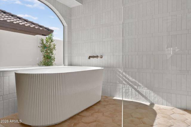 1635 E SILVERWOOD Drive, Phoenix, AZ 85048