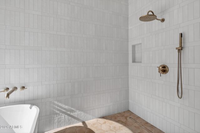 1635 E SILVERWOOD Drive, Phoenix, AZ 85048