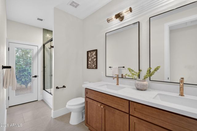 1635 E SILVERWOOD Drive, Phoenix, AZ 85048