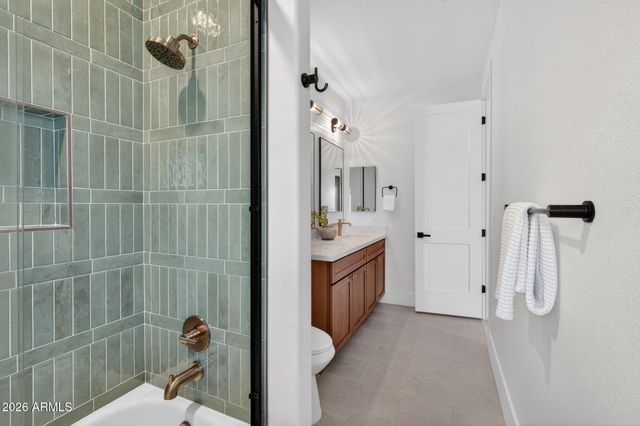 1635 E SILVERWOOD Drive, Phoenix, AZ 85048