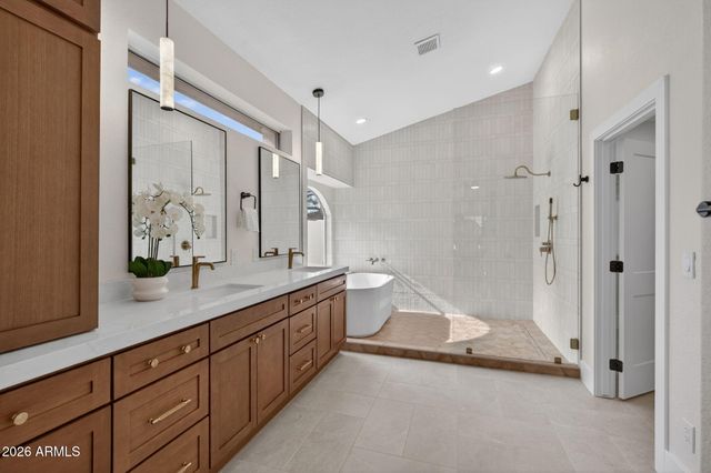 1635 E SILVERWOOD Drive, Phoenix, AZ 85048