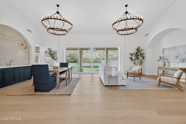 1635 E SILVERWOOD Drive, Phoenix, AZ 85048