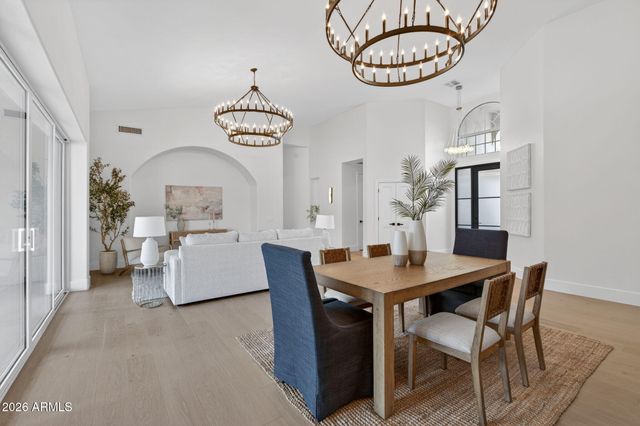 1635 E SILVERWOOD Drive, Phoenix, AZ 85048