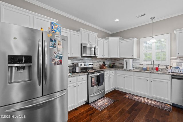 151 Foggy River Way, Jacksonville, NC 28540