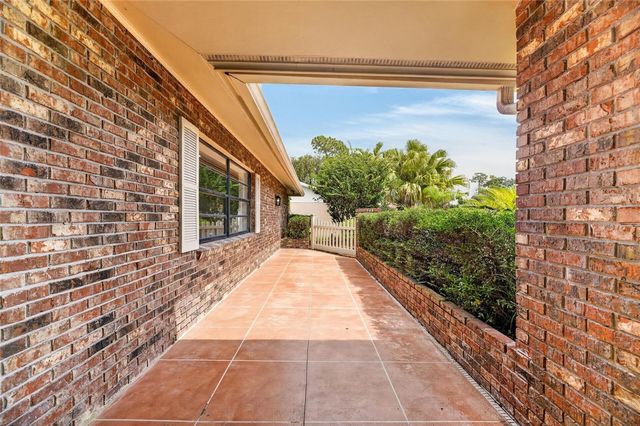 1903 COUNTRY CLUB COURT, Plant City, FL 33566
