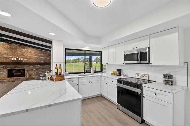 1903 COUNTRY CLUB COURT, Plant City, FL 33566